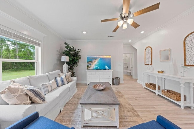 Building Photo - 206 Piper Cv