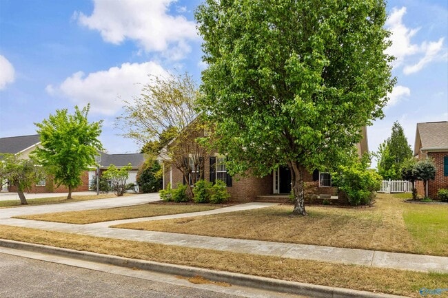 Building Photo - 5104 Frankford Dr SE