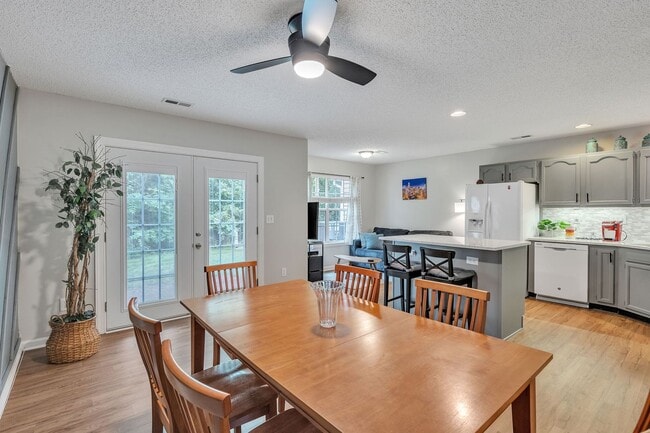 Building Photo - Charming 2-Bedroom Prescott Village Townhome!