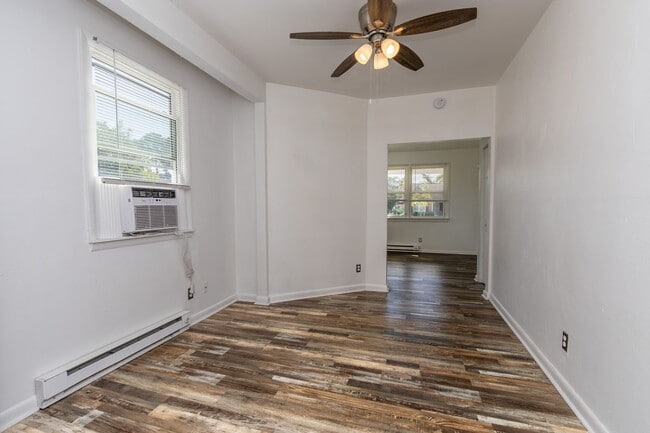 Building Photo - 2025 Peach St