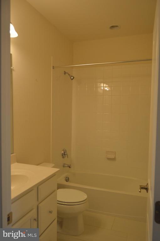 Building Photo - 9867 Gillum Wy