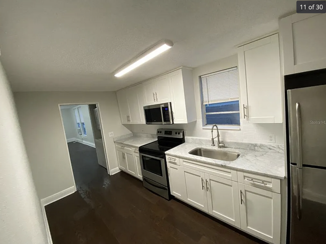 3 bed 1 bath - Kitchen - 3511 N 12th St