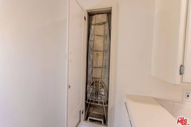 Building Photo - 1940 S Robertson Blvd