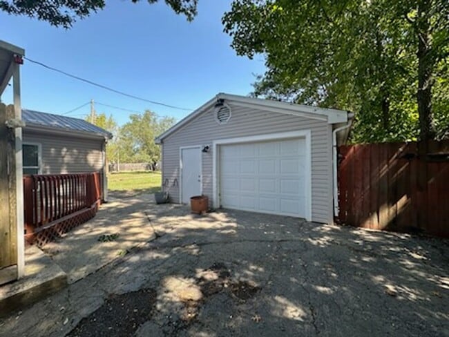 Building Photo - COMING SOON! Renovated 3 BR, 2 Bath House!...
