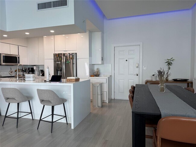 Building Photo - 2501 S Ocean Dr