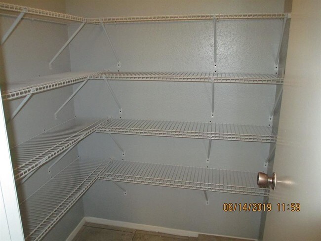 Building Photo - 7400 Bellerive Dr