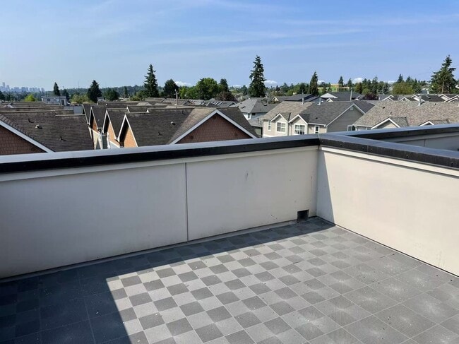 Building Photo - Nice 2-bed, 2-bath townhouse near Green La...