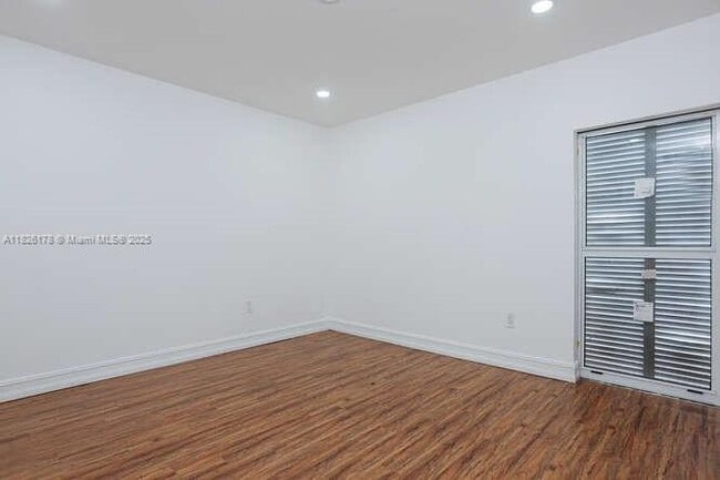 Building Photo - 7126 Ballantrae Ct