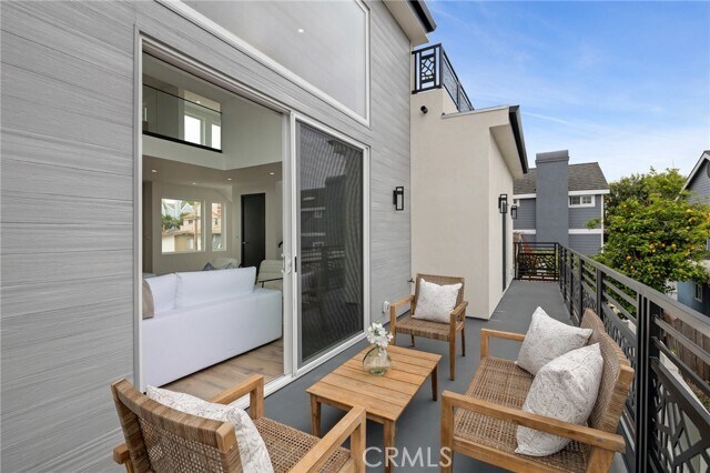 Building Photo - 201 S Juanita Ave