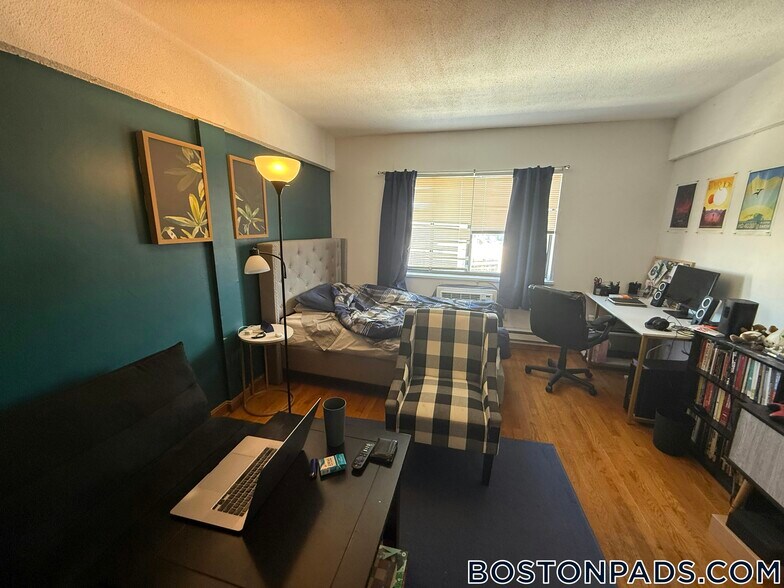 Building Photo - 1110 Commonwealth Ave