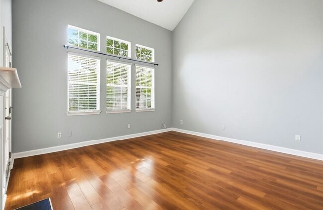 Building Photo - 2BR Townhome in Summerhill with Garage and Exterior Maintenance Included