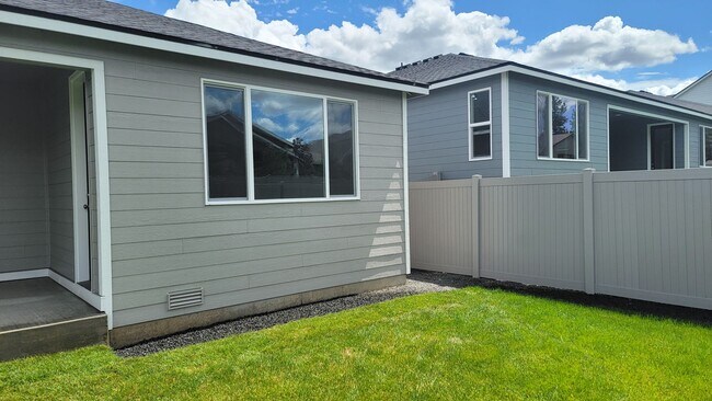 Building Photo - Brand New 3-Bedroom Home In Eagle Ridge