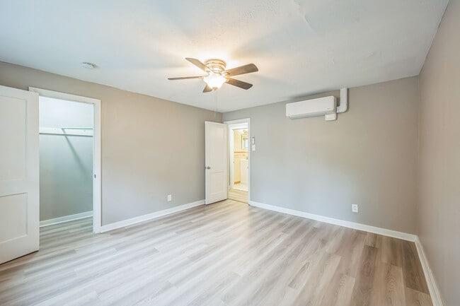 Building Photo - 144 Sunrise Dr