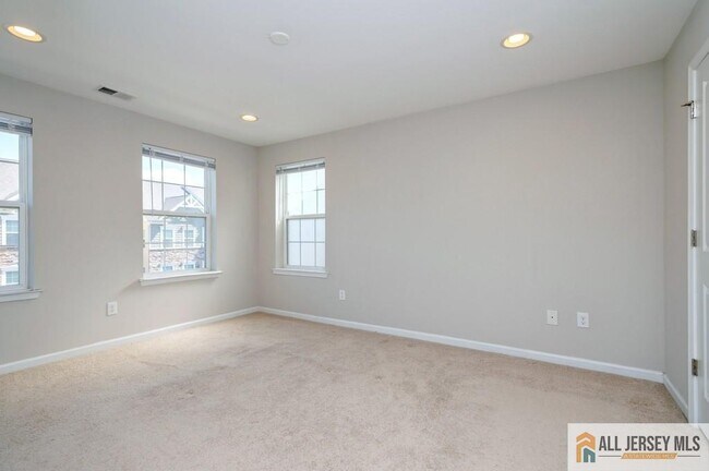 Building Photo - 1601 Hights Farm Rd S