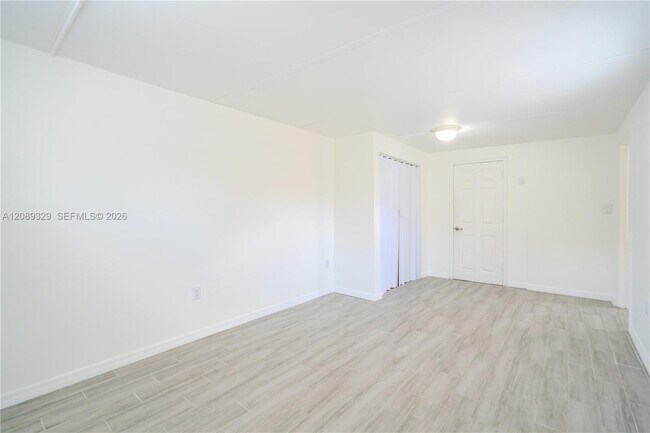 Building Photo - 27 SW 55th Avenue Rd
