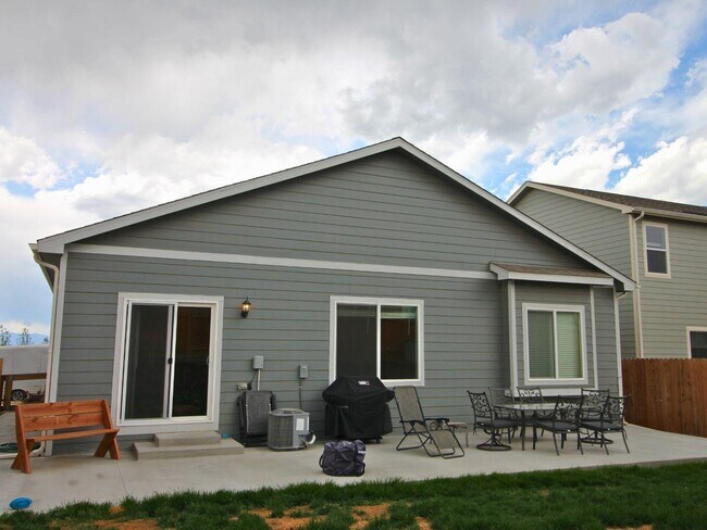 Building Photo - 8872 Ventura St
