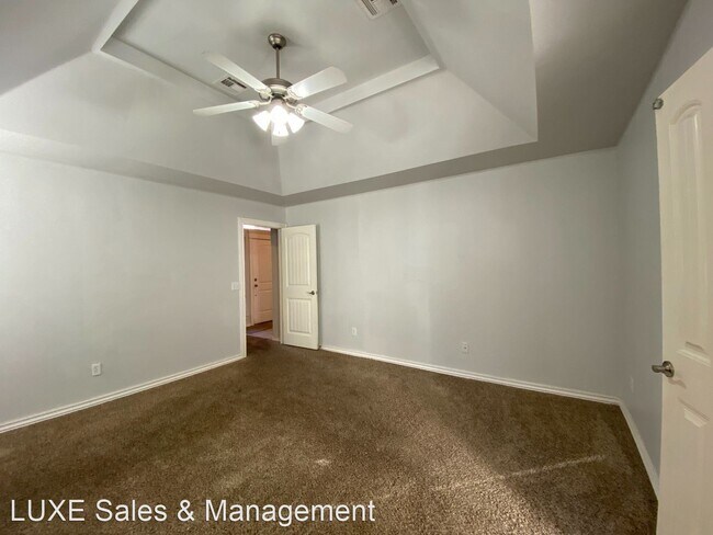 Building Photo - 4 br, 2 bath House - 2405 NW 152nd Street
