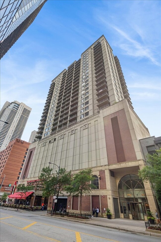 Building Photo - 630 N State St