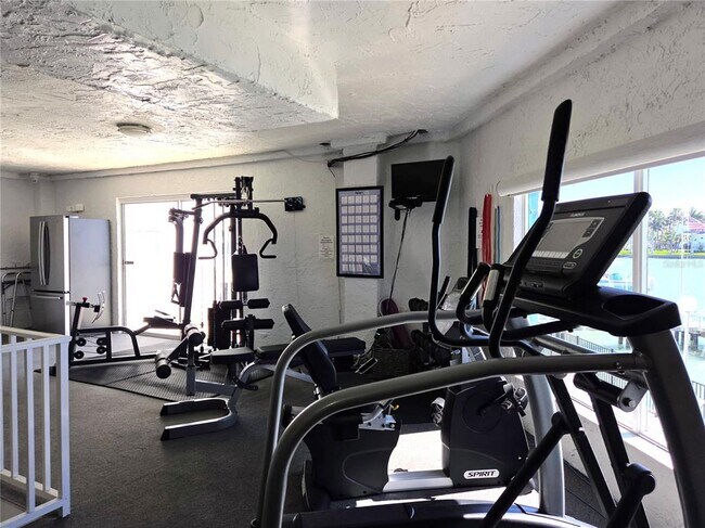 Building Photo - 285 107th Ave