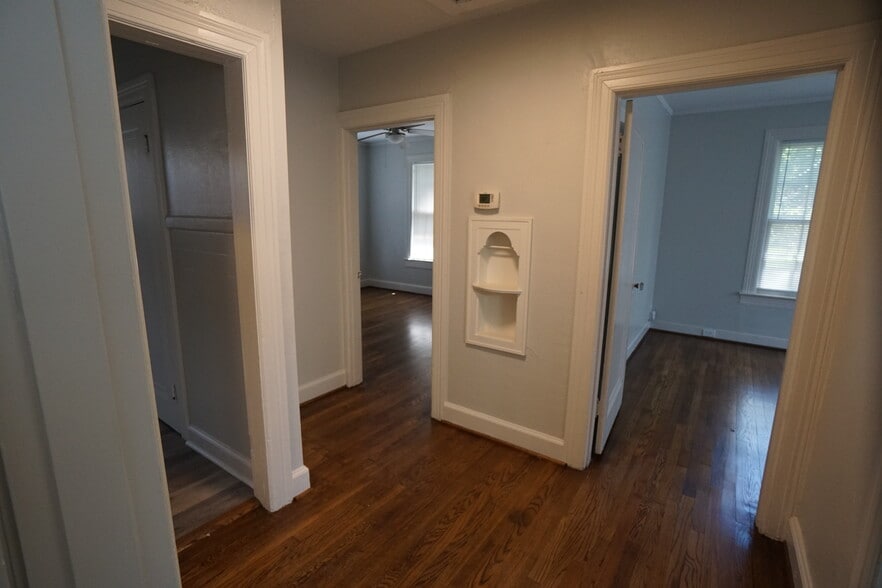 Building Photo - 7223 1st Ave S