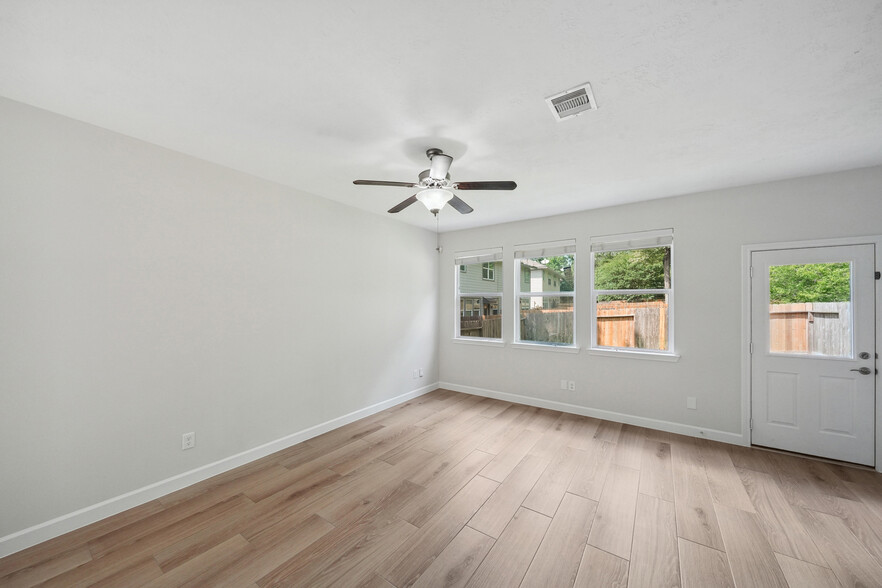 Building Photo - 10 Fairlee Ct