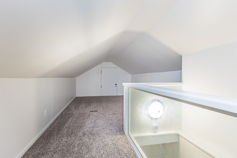 Building Photo - 4545 Calumet Ave