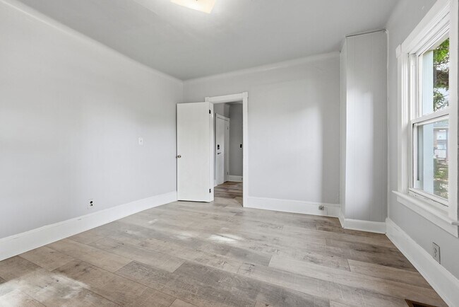 Building Photo - 2223 Forest St