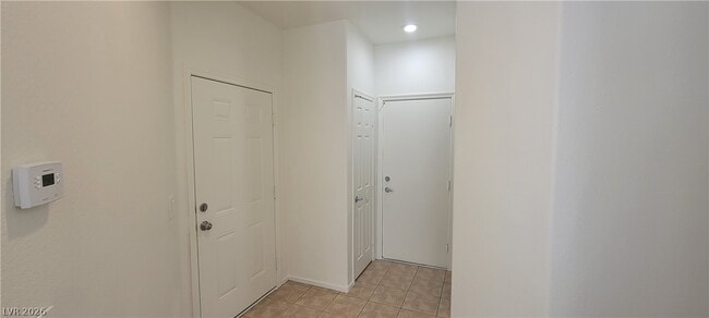 Building Photo - 1161 Maple Pines Ave