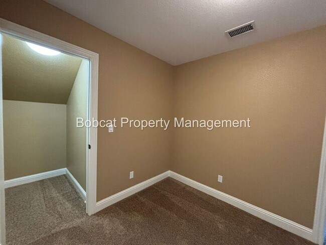 Building Photo - 1360 Turner Ct