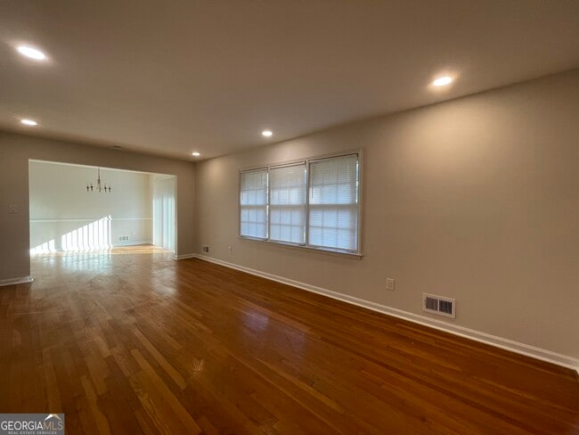 Building Photo - 2297 Hylaea Rd