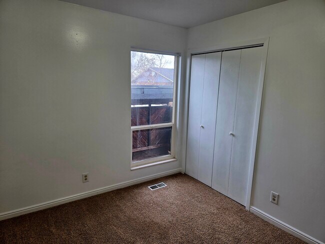 Building Photo - 1968 E 5850 S