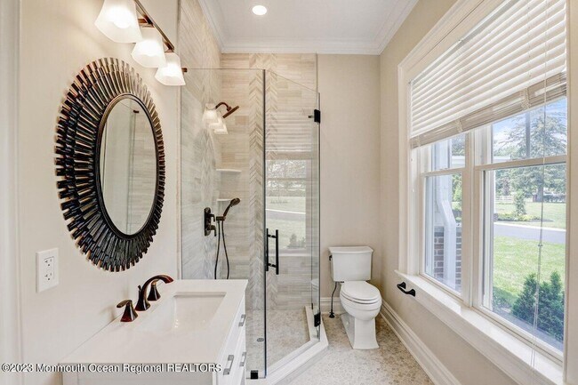 Building Photo - 489 Sycamore Ave