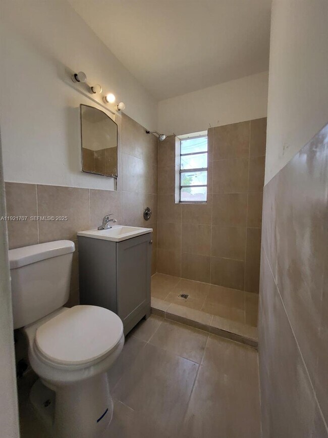 Building Photo - 640 NW 77th St