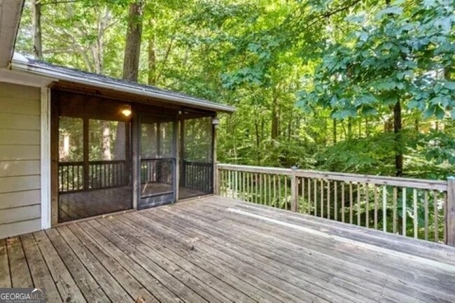 Building Photo - 2091 Ellwyn Dr