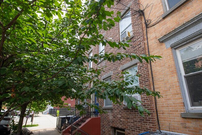 Building Photo - 345 7th St