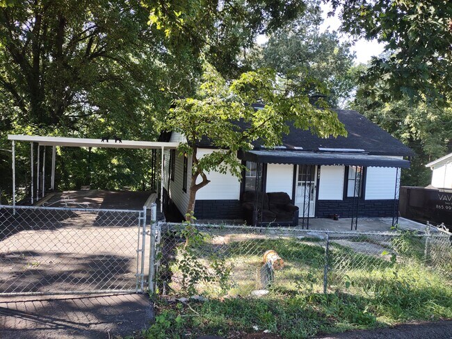 Building Photo - 202 Hillview Ave