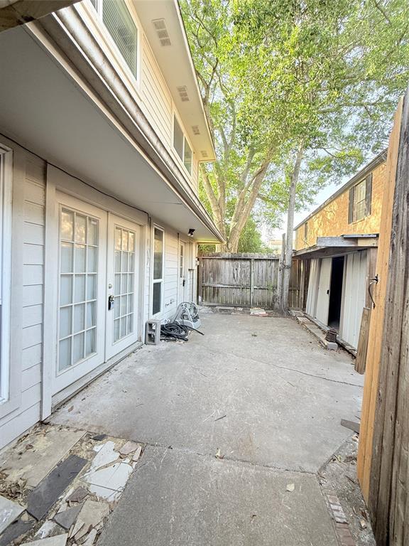 Building Photo - 9398 Beechnut St