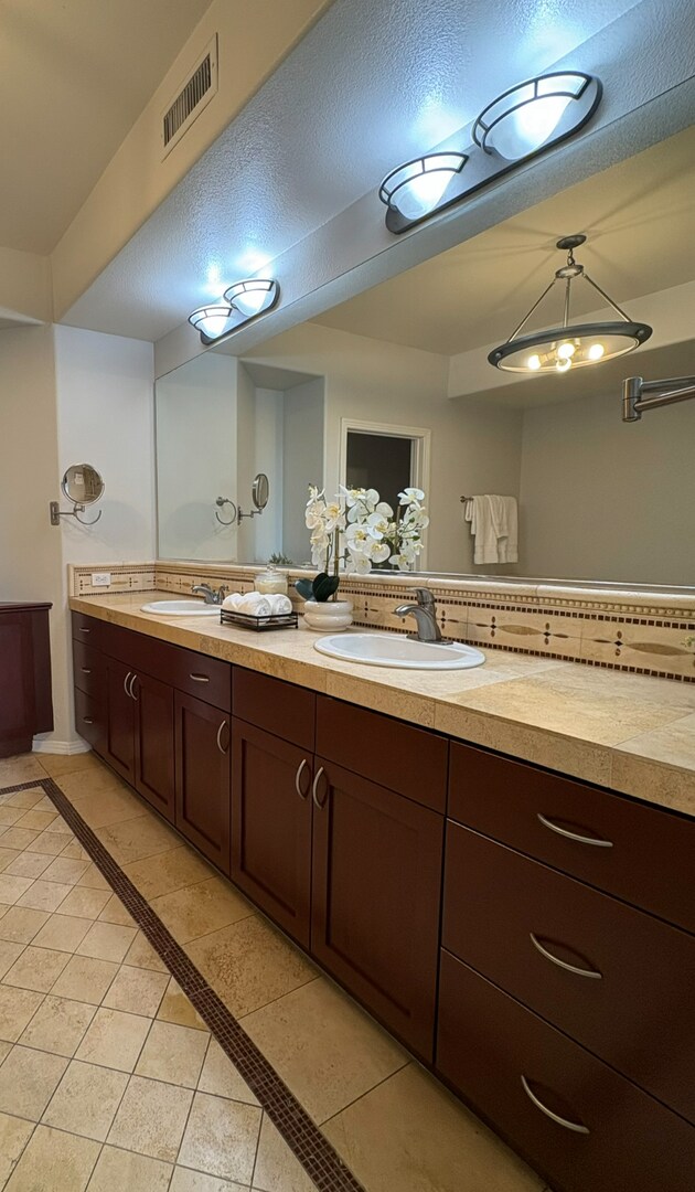 Building Photo - Resort Lifestyle at The Lido in Mission Valley