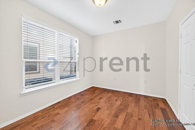 Building Photo - 7414 Bluebonnet Bay