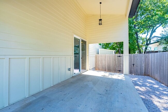 Building Photo - Discover Your Dream Home: Elegance, Comfort, and Modern Living All in One Stunning Package!