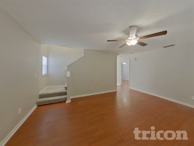 Building Photo - 914 Cape Cod Cir