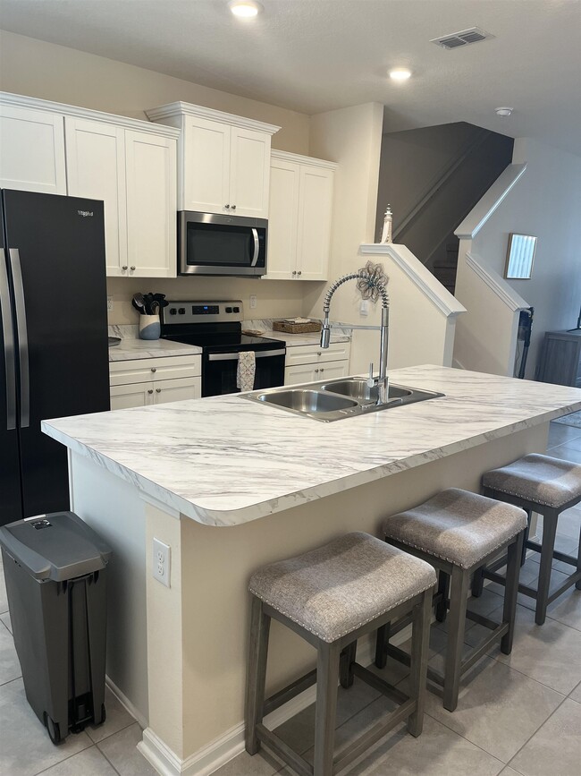 Building Photo - 94 Red House Cir