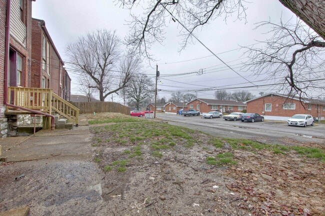 Building Photo - 307-309 Eichelberger