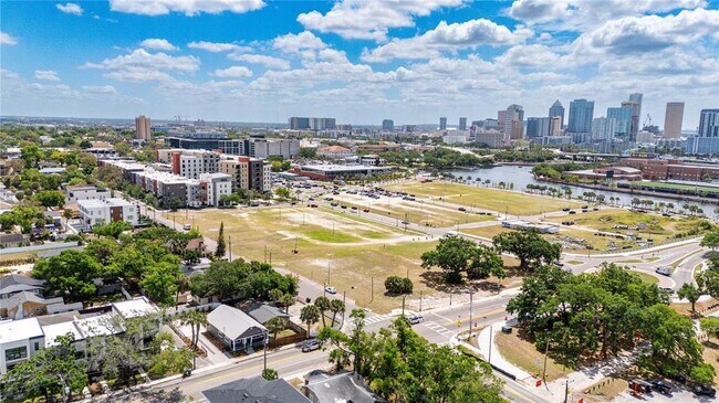 Building Photo - 2203 N Blvd