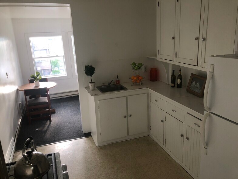 Kitchen - 210 Delaware Ave