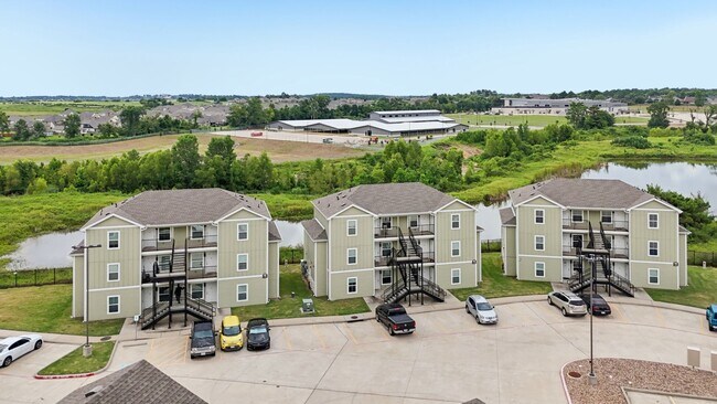 Building Photo - 270 Plez Morgan