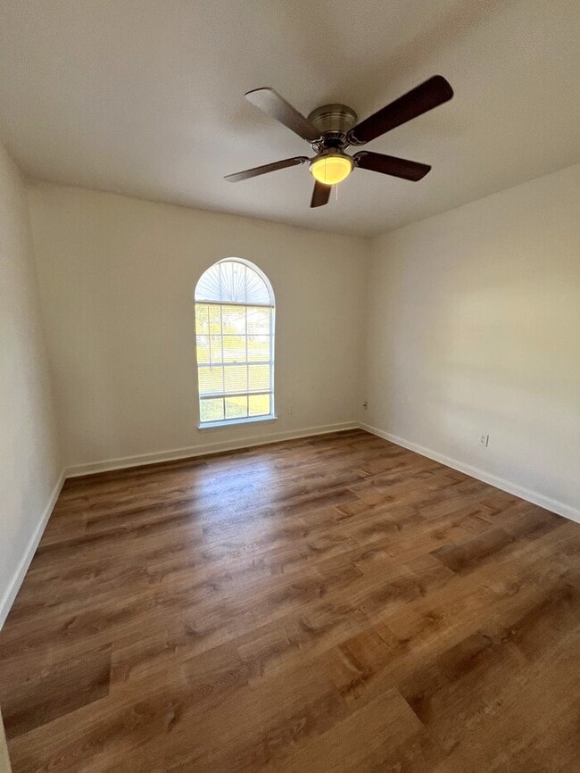 Building Photo - 325 Ferguson Ave