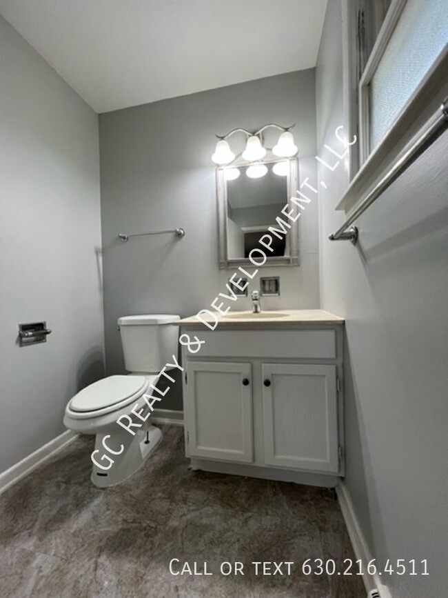 Building Photo - 22W220 Burr Oak Dr