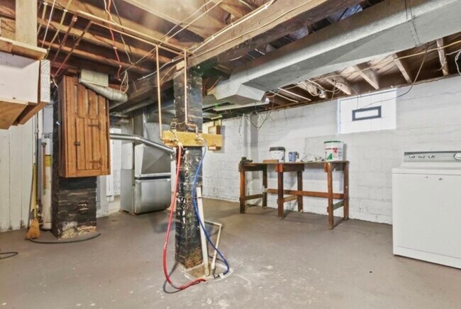 Building Photo - 2003 E Midlothian Blvd