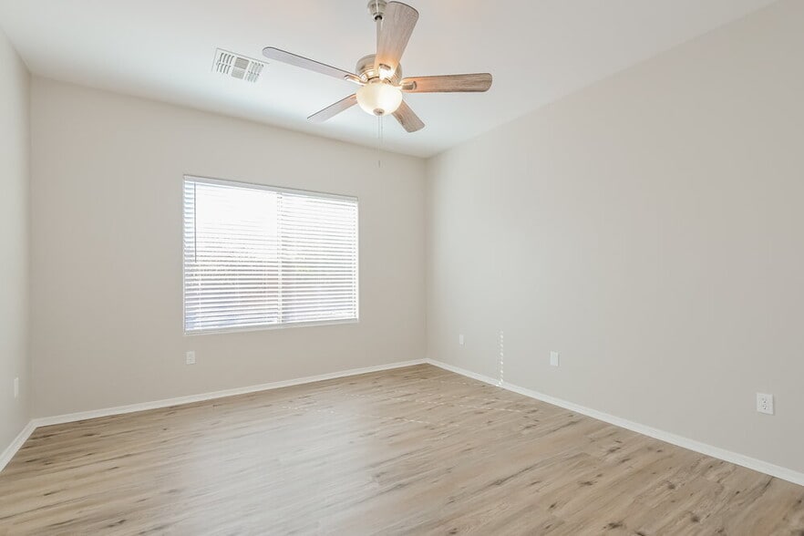 Building Photo - 14430 S Camino Tierra Monte